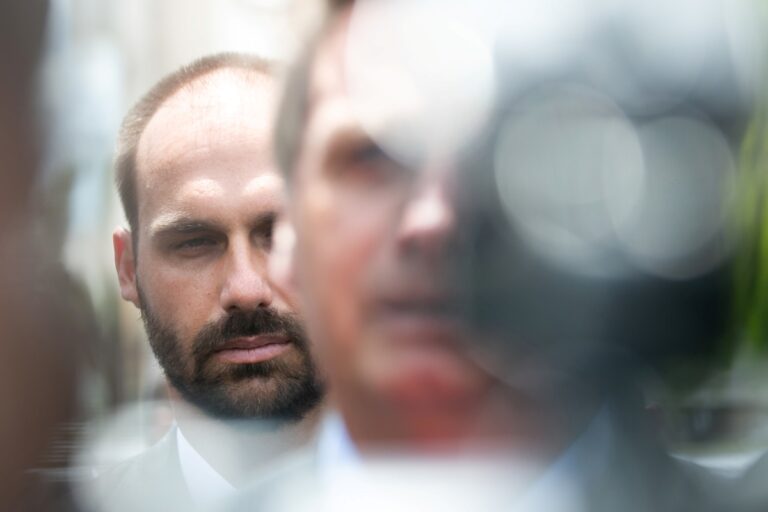 Chamado de imaturo, Eduardo rebate Bolsonaro: “Falaria isso do Temer?” chamado-de-imaturo,-eduardo-rebate-bolsonaro:-“falaria-isso-do-temer?”