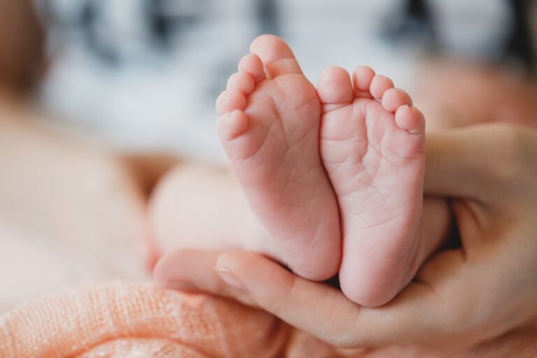 Mulheres têm dupla maternidade reconhecida depois de inseminação caseira mulheres-tem-dupla-maternidade-reconhecida-apos-inseminacao-caseira